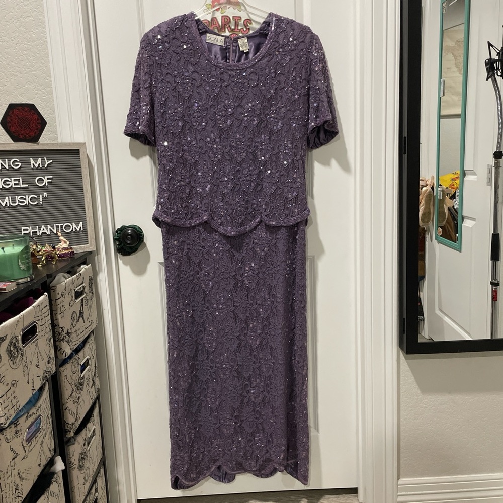 Beautiful purple dress with slit in back